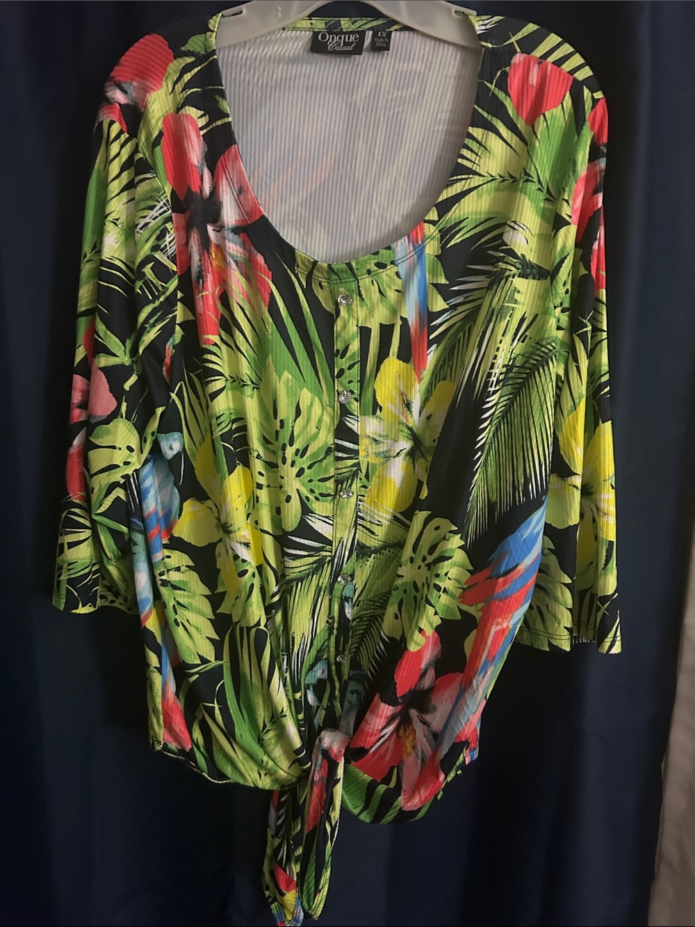 Onque Casuals Black Tropical Button-Front Tie-Hem Top